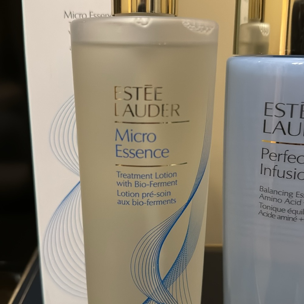 Estée Lauder - Picture 7 of 9